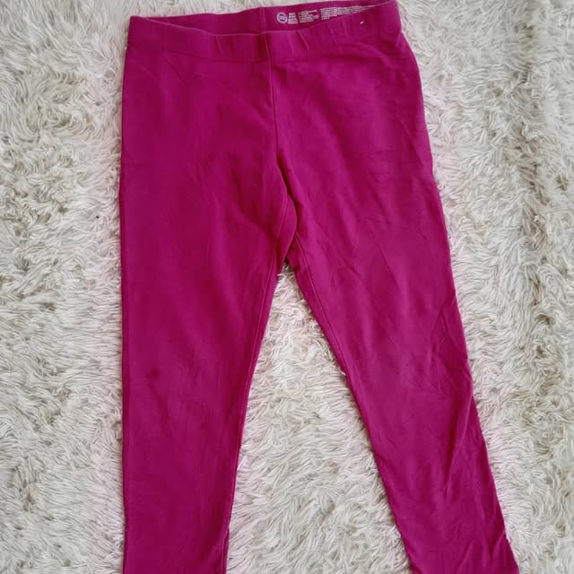 Takeer - Baby girl leggings
6 years
6,000 Tshs