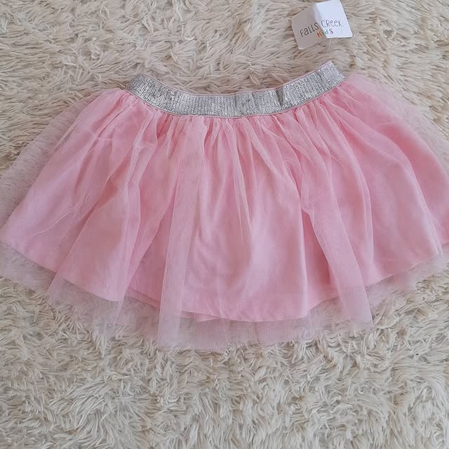 Takeer - Baby girl skirt
2 years
5,000 Tshs