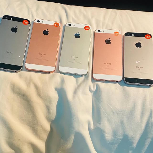 Takeer - IPHONE 5SE 
Gb 16 
Used from UK 
Goes 220k 
Call/text on whatsapp 
