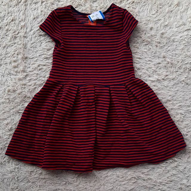 Takeer - Baby girl dress 
4-5 yrs
12,000 Tshs