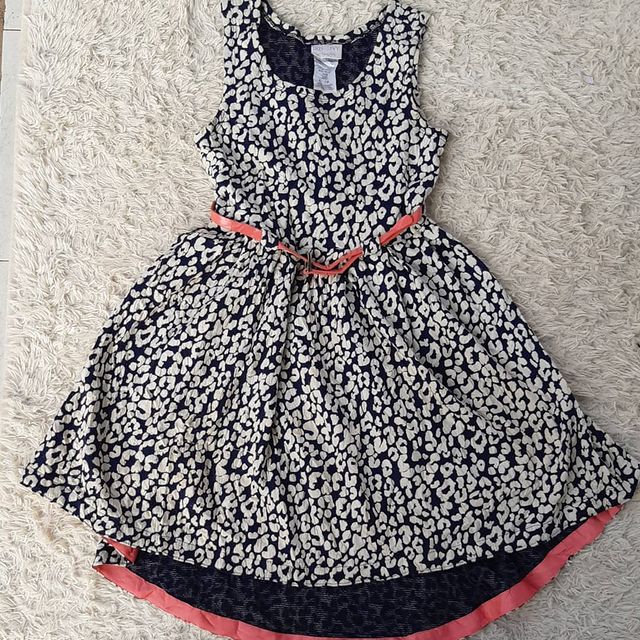 Takeer - SOLD!!
Baby girl high-low dress 
10-12 years
15,000 Tshs