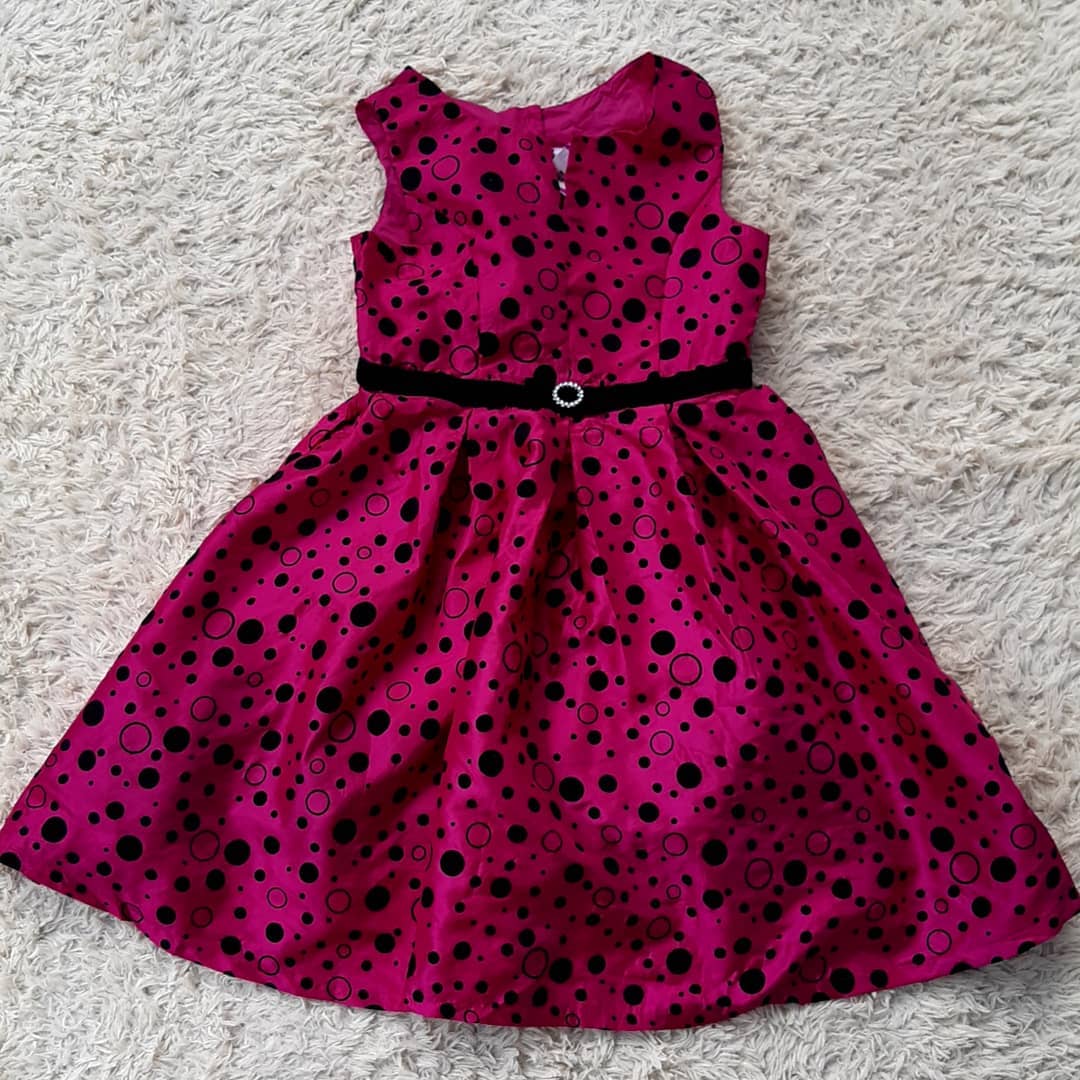 Takeer - Baby girl dress
10 yrs
20,000 Tshs
The actual color is dark pink