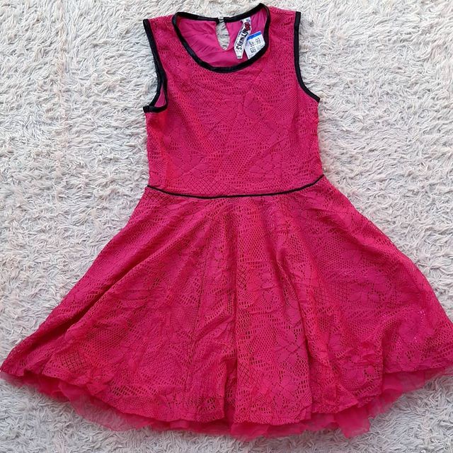 Takeer - SOLD!!
Baby girl lace dress
12 yrs
18,000 Tshs