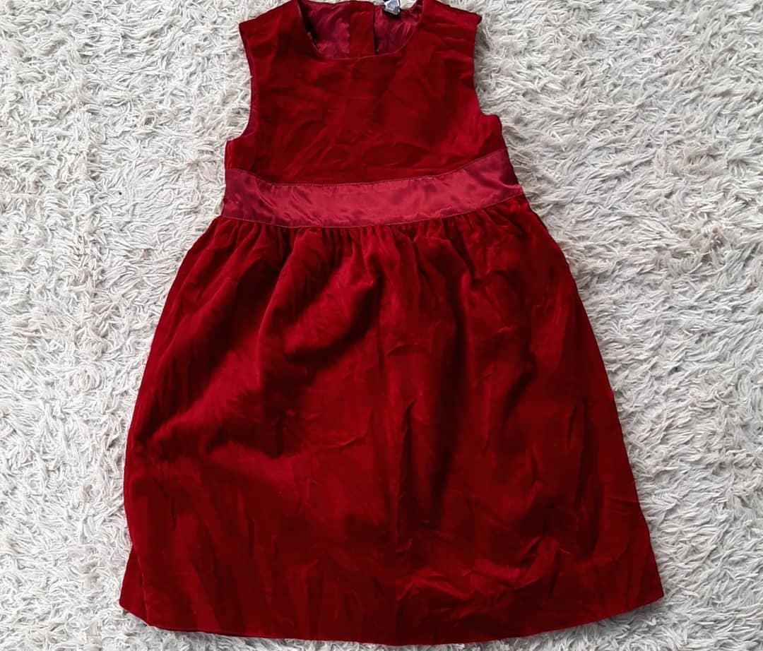 Takeer - Baby girl velvet dress
5 yrs
20,000 Tshs