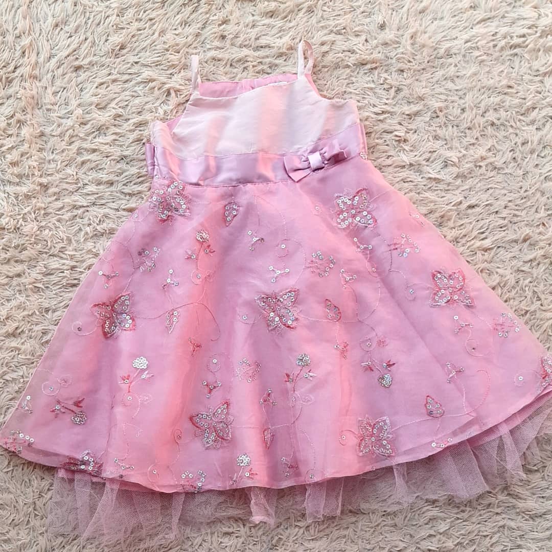 Takeer - Baby girl dress
2-3 years
20,000 Tshs
The actual color is a very brilliant pink