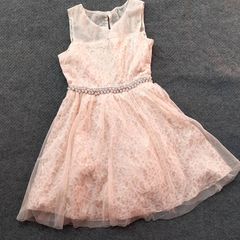 Takeer - Baby girl dress
8-10 yrs
25,000 Tshs