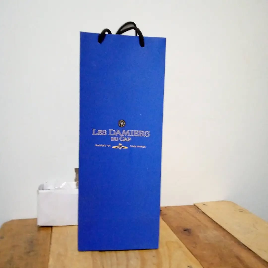 Takeer - Wine bag, luxury bag,E Kraft bags are all available

Visit our showroom along Kiambu road next to shell Petrol Station Ridgeways

Order via website...