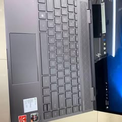Takeer - hp ENVY X360touch : 
Ryzen 5 , 8 processed , 2.0ghz ; 
8gb/SSD256gb; 
Radeo 8 graphics ; keyboard light 
X360touch screen , Metal / brown
13.3” inc...
