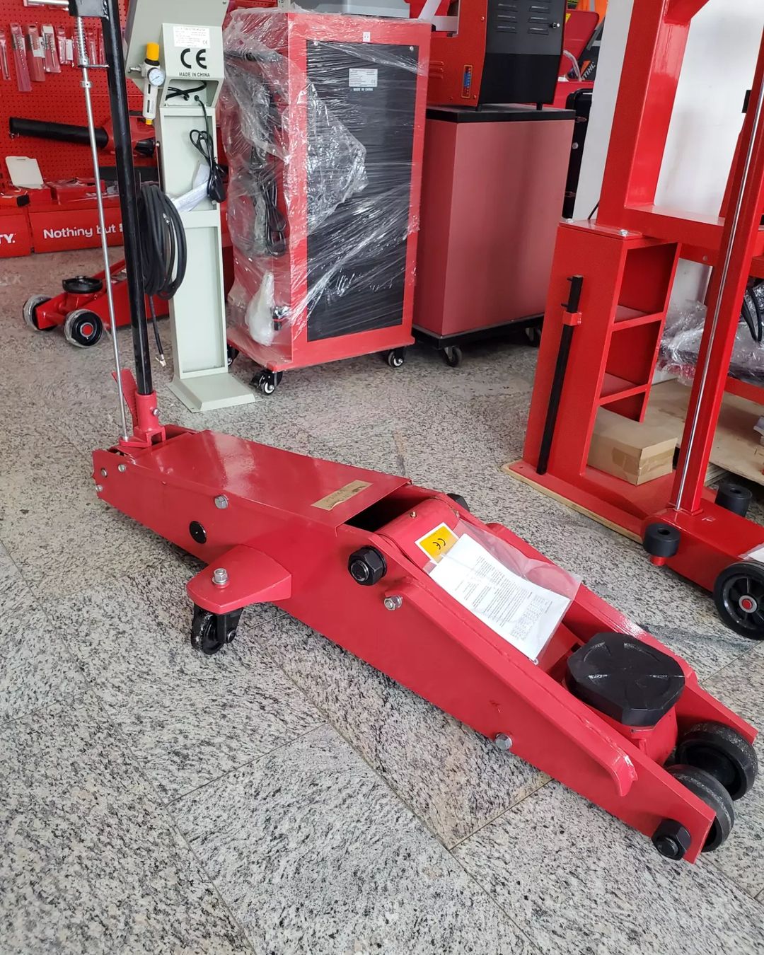 Takeer - Hydraulic Floor Trolley Jack available in stock.       💪💪