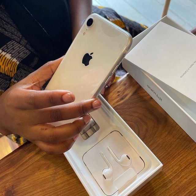 Takeer - __________________________________________________
Get Brand new iPhone XR USA 🇺🇸 version at our store with one year warranty 
_
iPhone XR 
▪️64g...