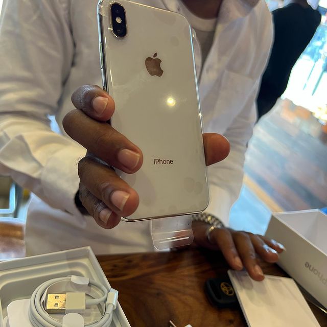 Takeer - __________________________________________________
Get Brand new iPhone X USA 🇺🇸 version at our store with one year warranty 
_
iPhone X
▪️64gb
�...