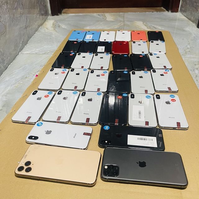 Takeer - IPhone XR 
Gb 128 bei 750,00/=
Gb 64 Bei 650,000/=

IPhone X 
Gb 256 bei 620,000/=
Gb 64 Bei 570,000/=
 
IPhone 11 Pro Max 
Gb 256 ni 1.45M
Gb 64 n...