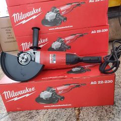 Takeer - Corded Angle Grinders back in stock🔥🔥🔥
9inch 2200W
5inch 1000W
4.5inch 1000W
For any queries kindly give us a call 