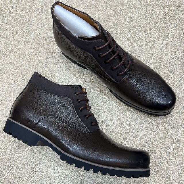 Takeer - Available Shoes 
Size-Price /= Tsh
WhatsApp /call 
Mikoan tunatuma ,Dar Es Saaam unaletewa Ulipo