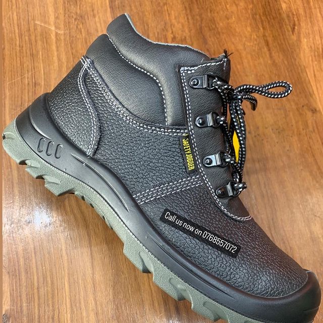 Takeer - New arrivals (Fresh Stock )
Personal Protective Equipment 
Category: Foot Protection 
Type: Safety Boot
Brand: Safety Jogger 
Name: Best Boy S3
Mat...