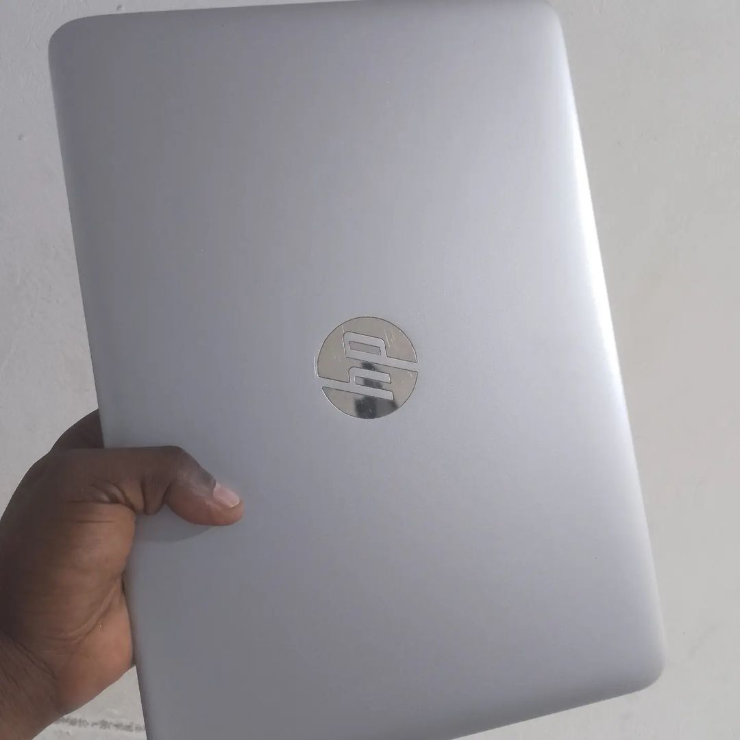 Takeer - HP 820 core i5, Memory 8GB, Storage 500GB, touch screen.


 650,000/ only.