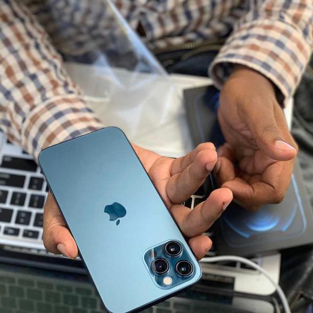 Takeer - Get your brand new iPhone 12ProMax at our store with 1 YEAR WARRANTY ✅. All colors available (Graphite,Pacific Blue,Silver,Gold)
_
iPhone 12ProMax
...