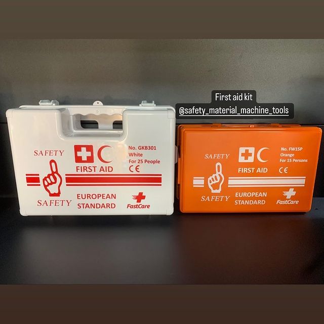 Takeer - New arrivals 🛬🛬🚧
First Aid kit 
Available in various capacity 
Capacity to accommodate: 15,25,50 & 100 persons 

Get your now 
For more details ...