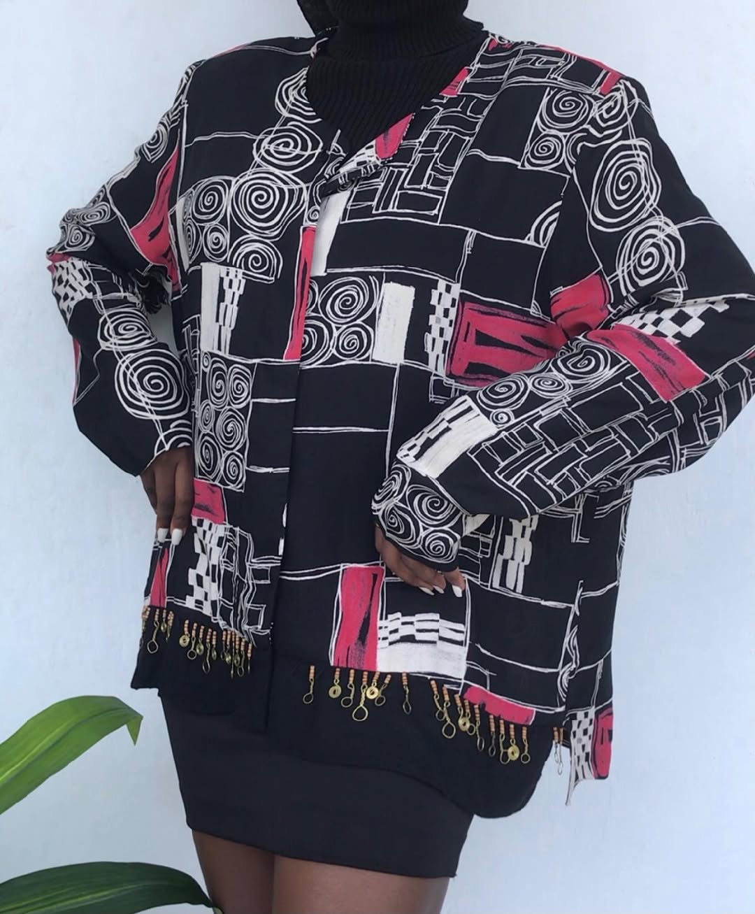 Takeer - Vintage blouse ❗️SOLD❗️
UK SIZE 10
PRICE; 25,000 Tsh
CONDITION: Vintage