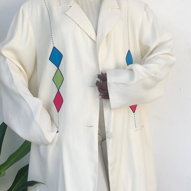 Takeer - Vintage blazer ❗️SOLD❗️
UK SIZE 12-14
PRICE: 30,000
CONDITION; vintage