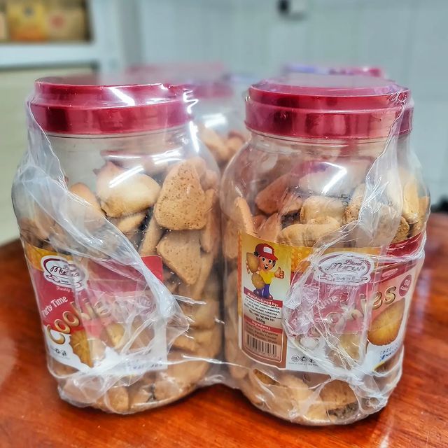 Takeer - Murua Cookies Jar - Each Jar Contains 110pcs of Cookies 

Price per Carton (1Jar x 4) 
33,100/=

     