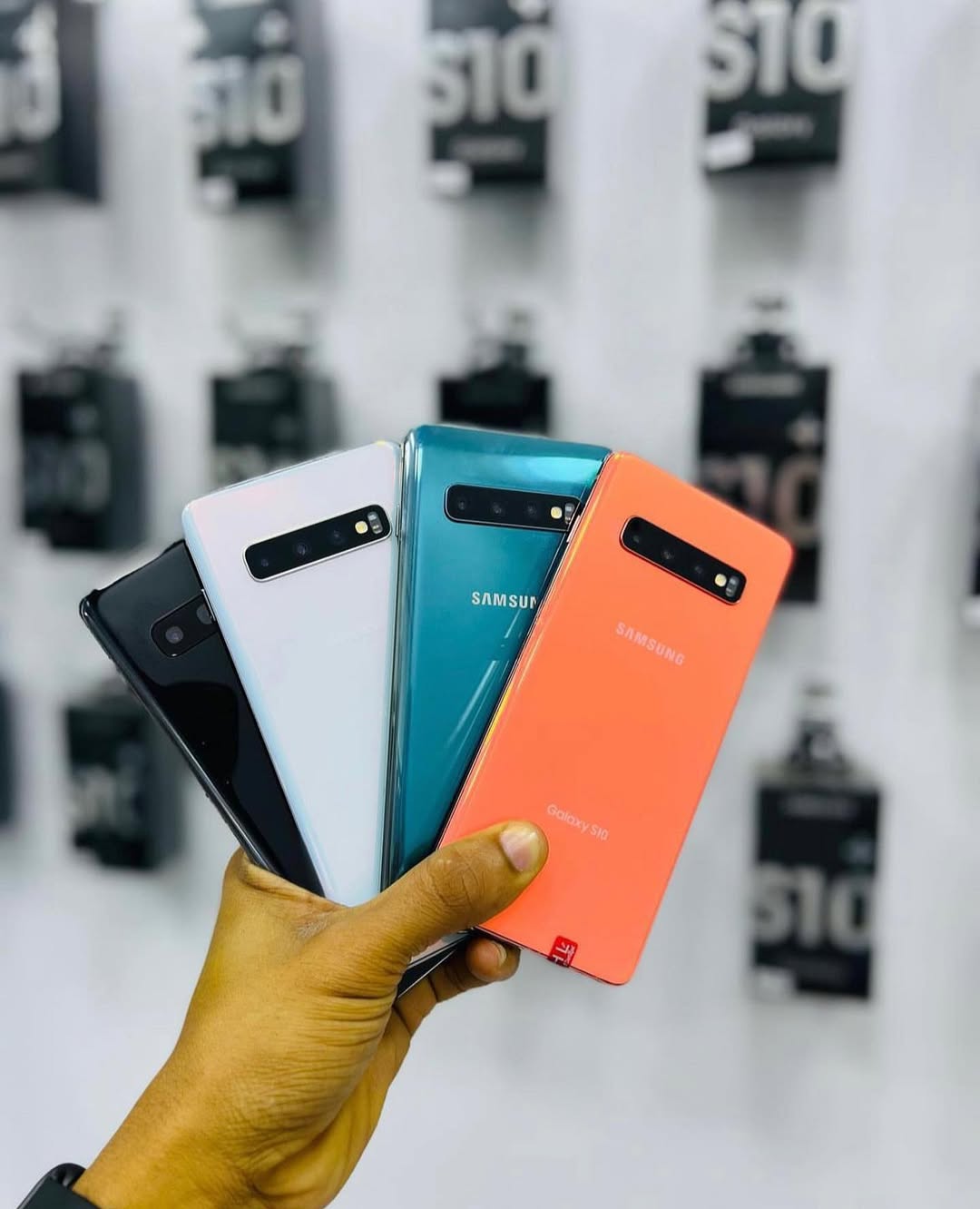 Takeer - Zimeshuka bei🔥🔥
Samsung s10 plain:340,000/-
8/ 128 Gb

Used as New(hazina mchubuko)
1year warranty 
Call| sms | whatspp 
📍Tupo china plaza
Floor...
