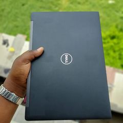 Takeer - Dell Latitude 7280 
Slim PC
Ram Capaciy :8gb
Storage : 256gb (SSD)
Processor Cores : i5 
Processor Speed : 2.40ghz
Generation :6th
Backlight Keybor...