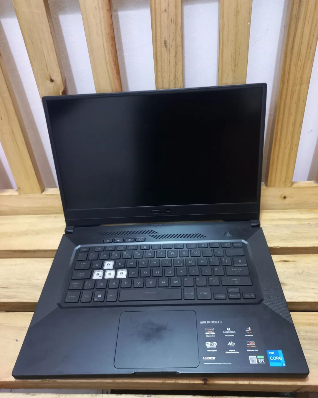 Takeer - ASUS TUF DASH F15
11th GENERATION 
CORE i5 (3.1Ghz Processor)
8GB RAM 
256GB SSD
NVIDIA GEFORCE RTX 3050 Ti
4GB VRAM DEDICATED 
8GB TOTAL GRAPHIC M...