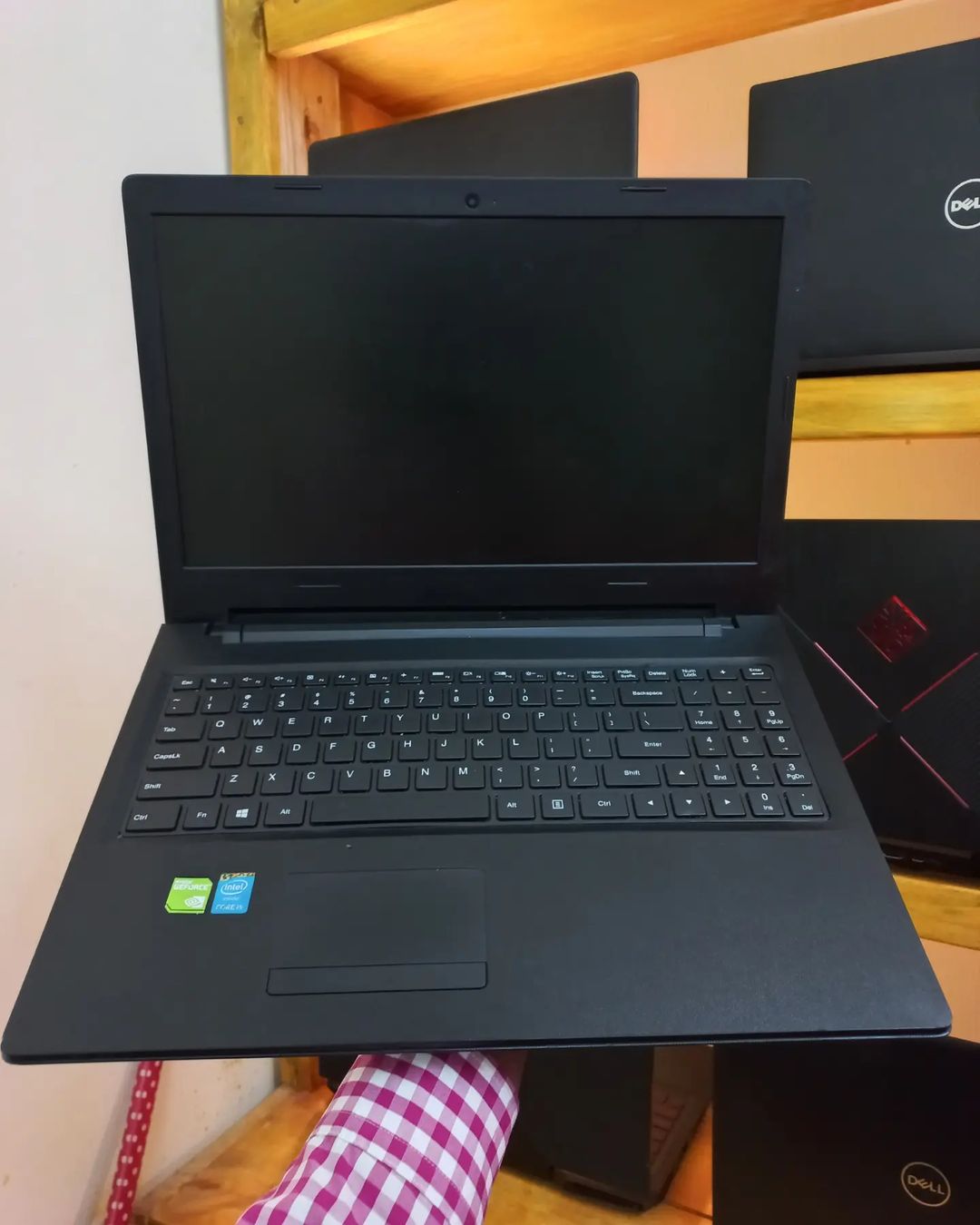 Takeer - LENOVO 80QQ
CORE i5
2.20GHZ PROCESSOR (4CPUs)
4GB RAM
500GB HDD
NVIDIA GEFORCE 930MX
4GB TOTAL GRAPHICS MEMORY
2GB VRAM DEDICATED
15.6" SCREEN DISP...