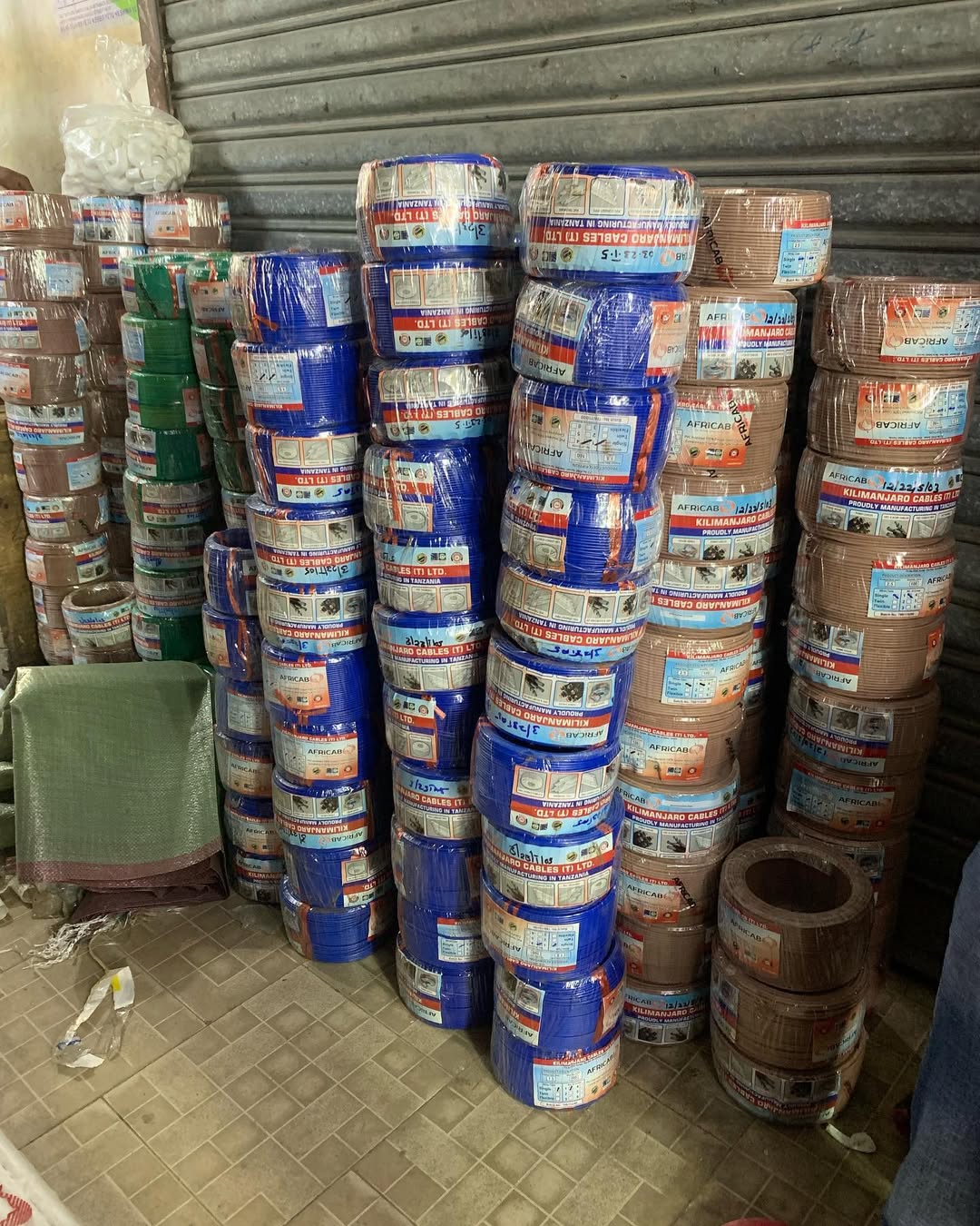 Takeer - CABLES / WIRE AVAILABLE 

KILIMANJARO CABLES 

SINGLE / TWIN CABLES 

1.5mm
2.5mm
  4mm
  6mm

KWA MAWASILIANO / FOR ENQUIRERS 

CALL:☎️WHATSUP:
TU...