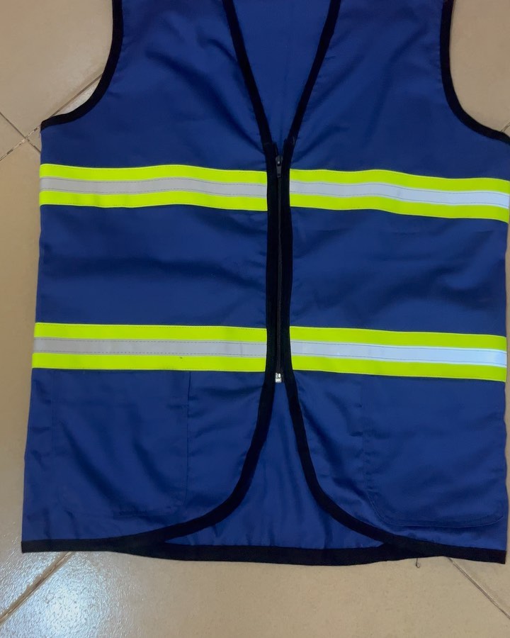 Takeer - ⬅️SWIPE LEFT .
Tunatengeneza reflective vest nzuri kabisa zinazodumu zaidi ya miaka miwili bila kupauka wala kuchoka haraka.
Tuna-print logo aina z...