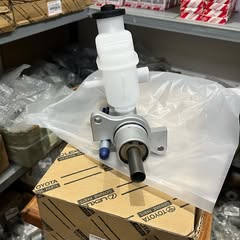 Takeer - BRAKE MASTER HILUX VIGO SOUTH AFRICA zimefika dukani bei ni rafiki kabisa piga simu kuweka Order yako mapema 

CALL WhatsApp 
Call 
MIKOANI TUNATUM...