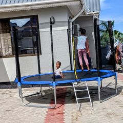 Takeer - • Trampoline available
Bounce nzuri kwaajili ya michezo ya watoto na wakubwa for outdoors
Zipo zenye ukubwa tofauti kuanzia
10Ft na 12Ft

10Ft ni 1...