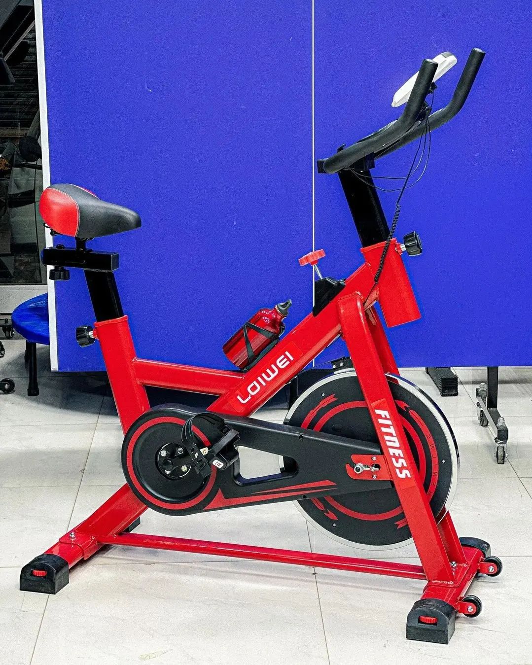 Takeer - SPINNING BIKE

Ni Bike nzuri kwa ajili ya kuchoma mafuta (calories) na kufanya mwili wako uwe na afya njema 

Product specification
▪️Bearing capac...