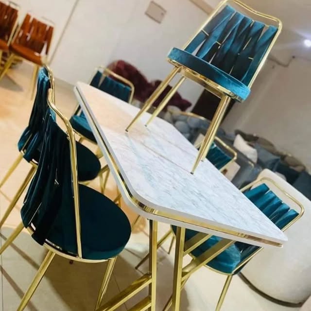 Takeer - 6 seater dinning table available for 1,600,000/=

📞
Excellent quality 👍 is guaranteed only at  

Please shop with   for quality household items a...