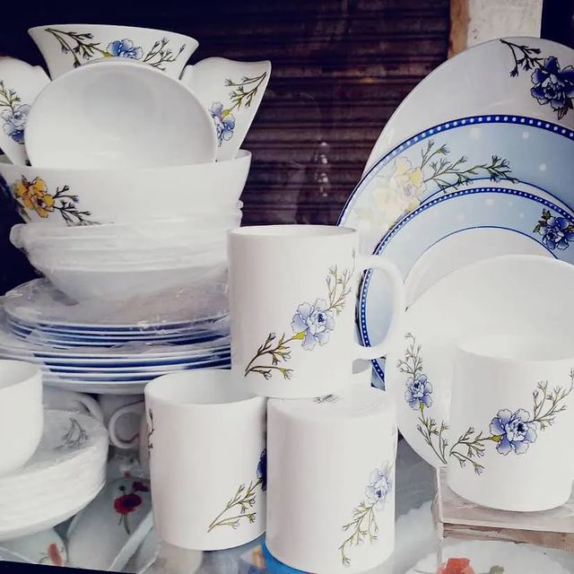 Takeer - Dinner set nzuri sana PC 50 tsh 175,000 ni nzuri sana made from India ni nzuri sana.. microwave and oven safe💪💪

#