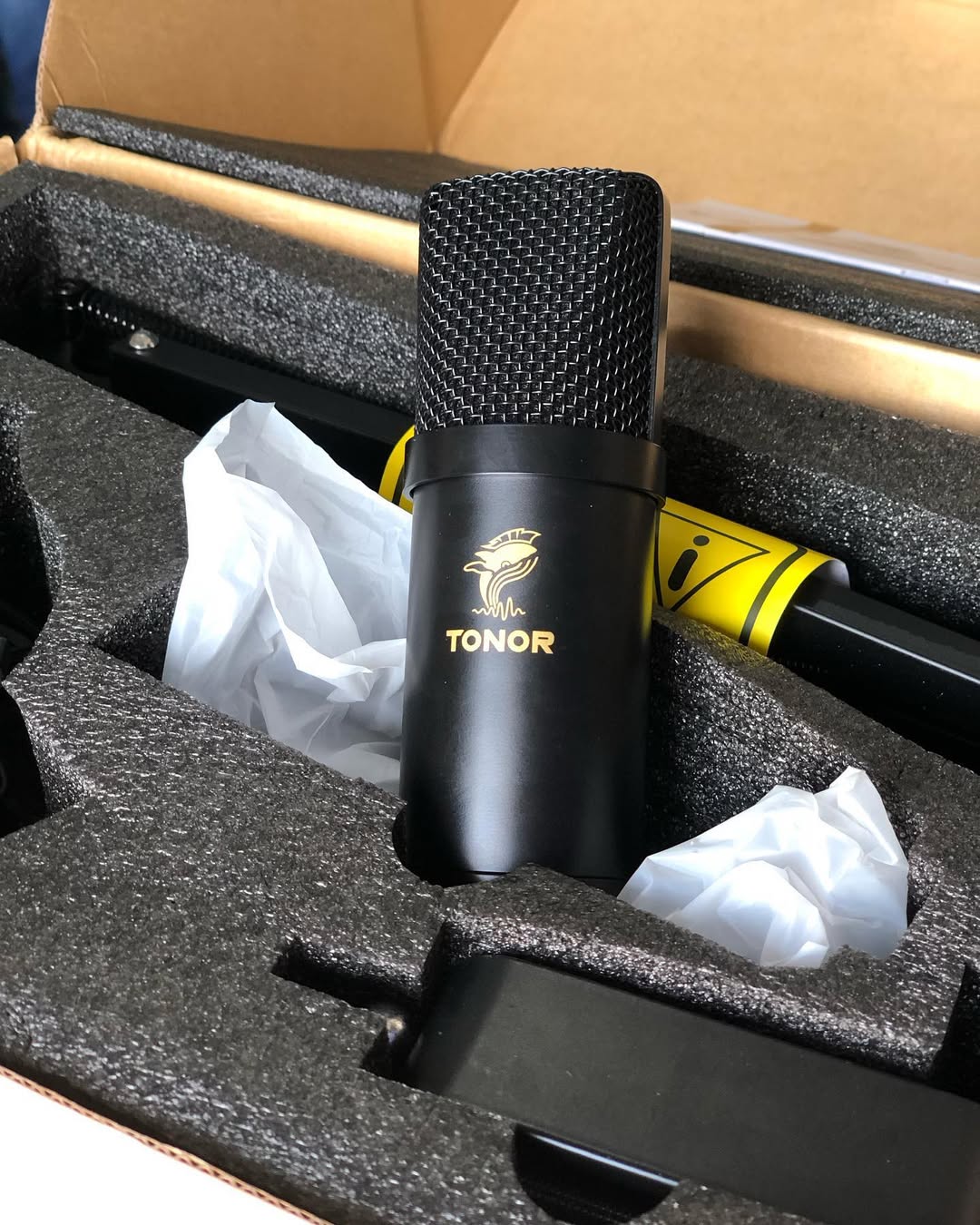 Takeer - Mic condensar
Ina stand na holder
Pop filter
Og product
Warranty 1 year

550,000/=
Tunafanya delivery mkoan na Dar es salaam