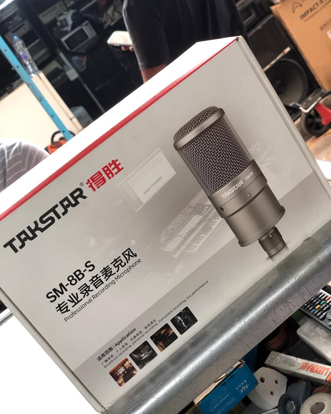 Takeer - Condensar microphone
Brand new🔥🔥🔥
450,000/=

Tunafanya delivery kwa mikoani na Dar es salaam
