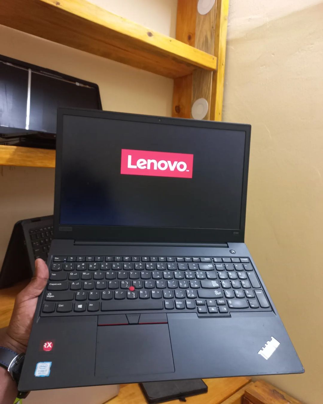 Takeer - LENOVO THINKPAD E580
8TH GENERATION 
CORE i7
2.0Ghz Processor 
8GB RAM
256GB SSD/ 500GB HDD
AMD RADEON RX 550 with 2GB VRAM
6GB TOTAL GRAPHIC MEMOR...