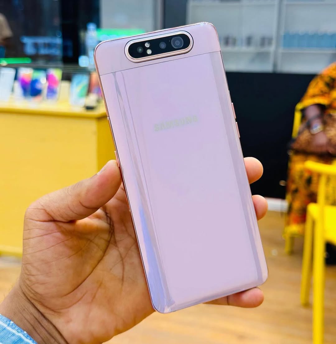 Takeer - Samsung A80 
530,000tsh/ clean as new

128/ 8gb

I year warrant 
Clean condition ( hazina ata mchubuko)

Tupo kariakoo jengo la china plaza 
Floor ...