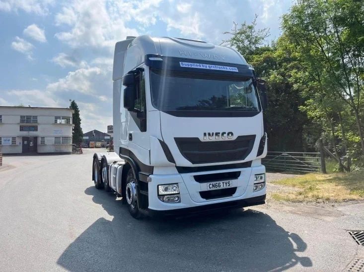 Takeer - NJOO TUKUAGIZIE SASA 

IVECO STRALIS 460

BEI MILL 78,000,000

ANZA MILL  58,000,000 
MALIZIA  MILL 20,000,000 

Mwaka:2016
Engine:Euro 6
Automatic...