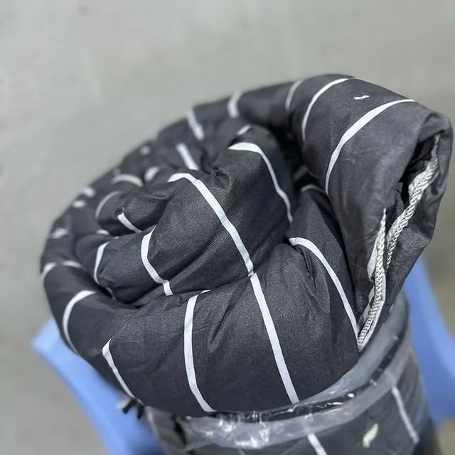 Takeer - duvet moja 
shuka mbili
foronya mbili 
haichuji 
haitoi vipele
pure cotton(7*8)
35000
tunapatiakana kariakoo mtaa wa swahili na mchikichi kwenye je...
