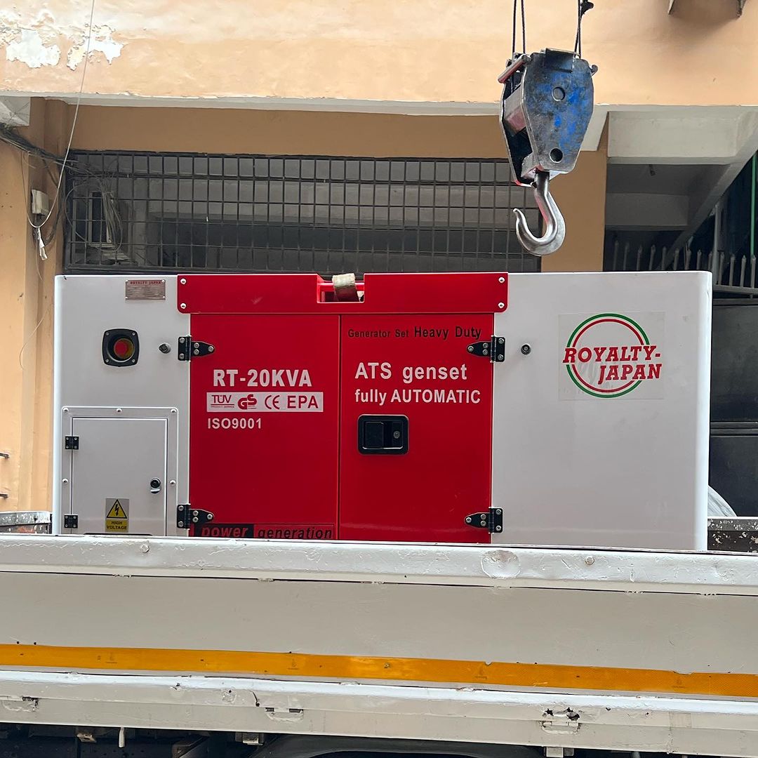 Takeer - Royalty GENERATOR 20 KVA 
- 4 piston
- ATS SYSTEM 

Available ofisini kwetu kuanzia kva 3-400 

Contact us : 
_______________

