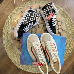 Takeer - Offer vans 
.
Size 36-41
.
Tsh 30,000/=
.
Calls .
📍kijitonyama near Blackwood apartments