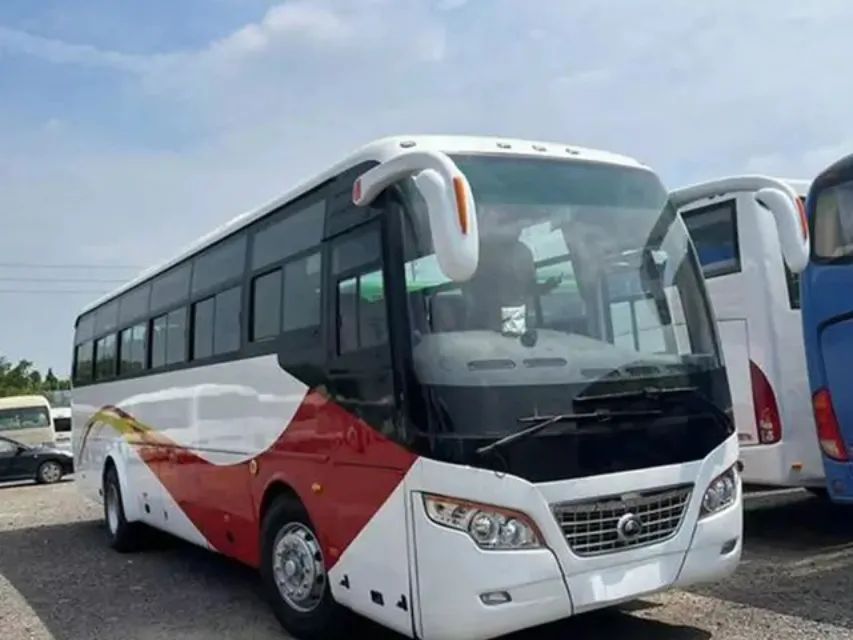 Takeer - NJOO TUKUAGIZIE SASA 

YUTONG BUS

BEI MILL 145,000,000

ANZA MILL  100,000,000
MALIZIA  MILL 45,000,000

Mwaka: 2019
Engine Euro 2
Manual 
Siti  4...