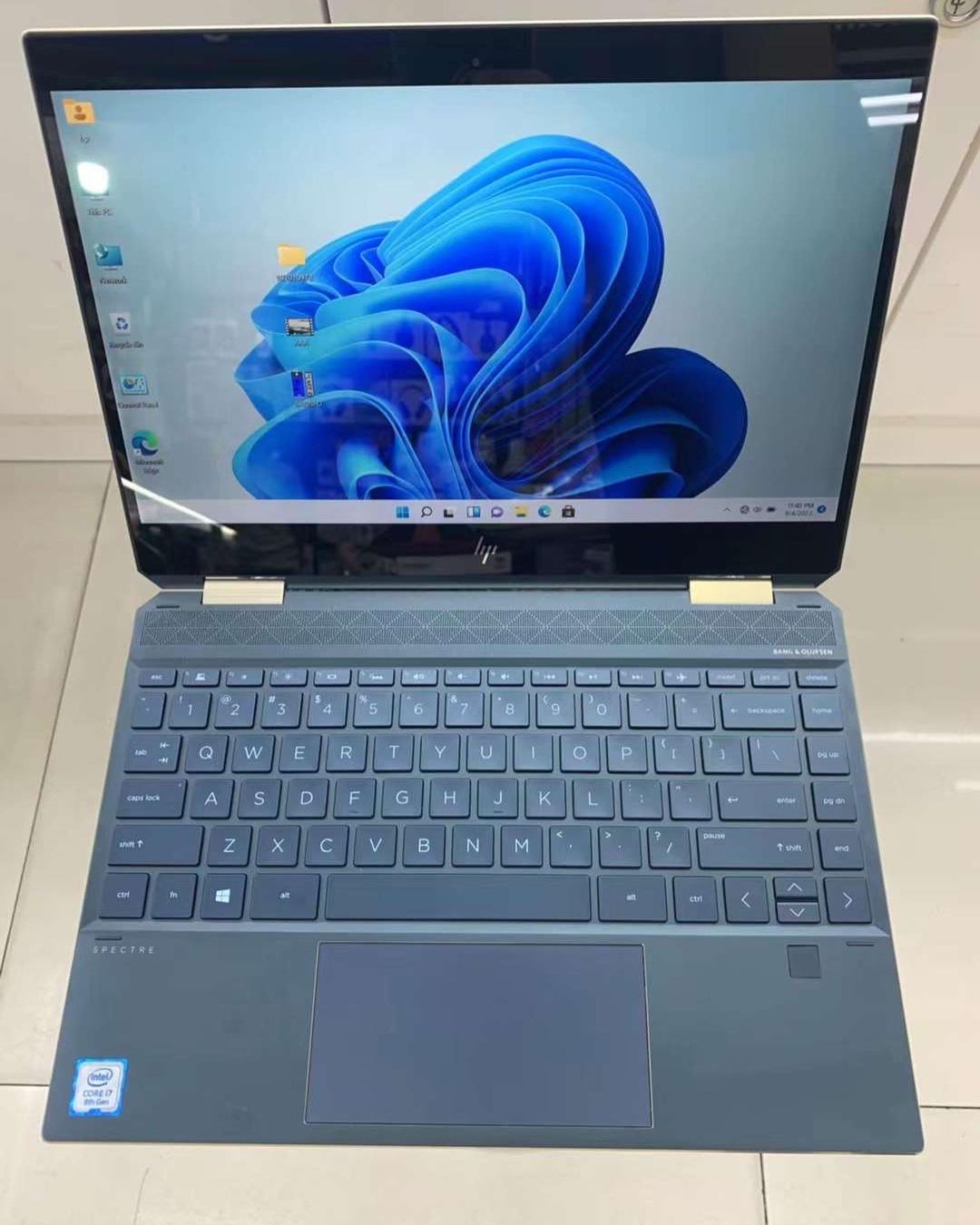 Takeer - "Unleash your productivity with the HP Spectre X360touch! 💻💨 Powerful i7-8th processor, 16GB RAM, and a lightning-fast 512GB SSD. Experience the ...