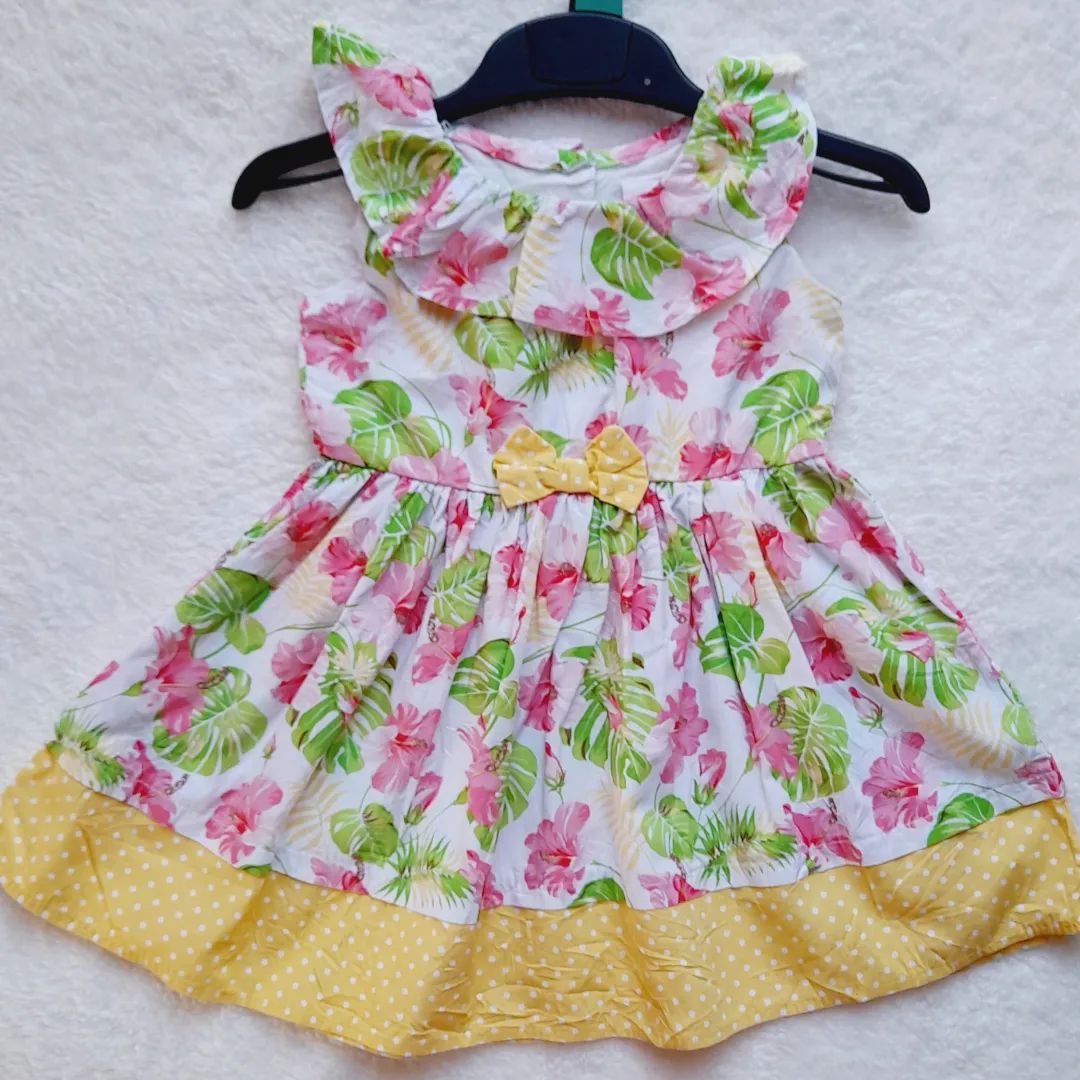 Takeer - Dress
2 yrs
15,000/=
Call/watsapp 