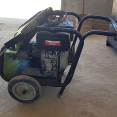 Takeer - Heavy Duty Pressure Washer 
Engine Yanmar 
Diesel 
Zinafanya kazi vizuri kabisa 
Bei : 3.2mil 
