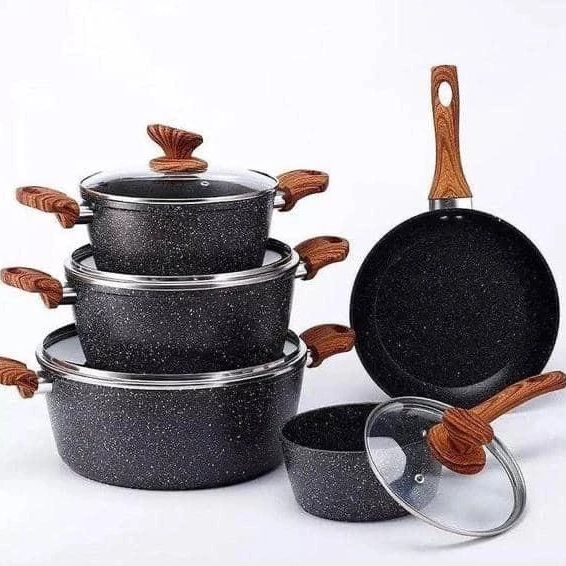 Takeer - non stick sufuria unapata na flampeni yake moja 
haziunguzi hizi 

185000

#