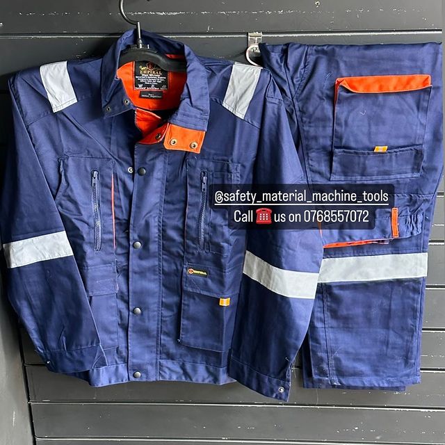 Takeer - NEW ARRIVALS PPE💥💥

Top Quality WorkWear (Worksmart Worksafe)
📌Category: Body Protection 
📌Type: Work suit
📌Design: Shirt and Pant
📌Fabric us...